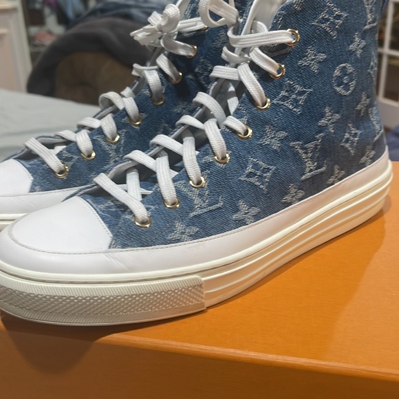 Authentic Louis Vuitton Sneakers (4 Times worn - Picture 5 of 8